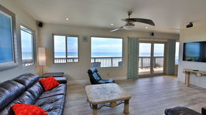 Oceanfront Penthouse Photo 4